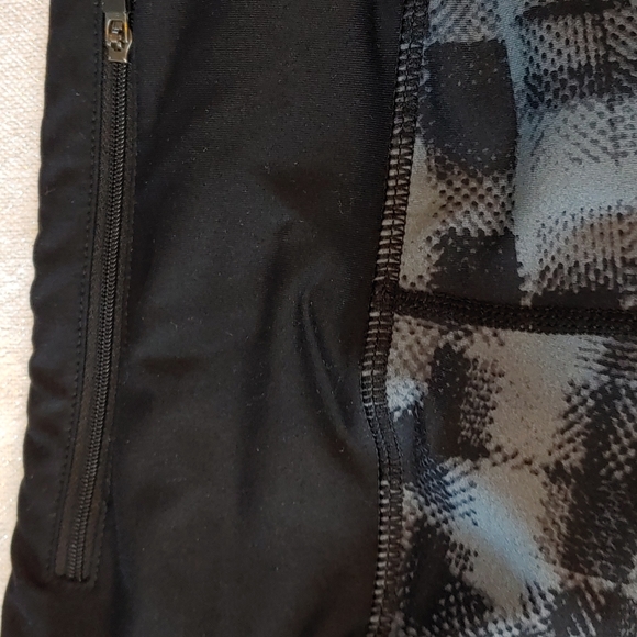 Mona B High Waisted Capri Leggings Size M - Picture 4 of 5